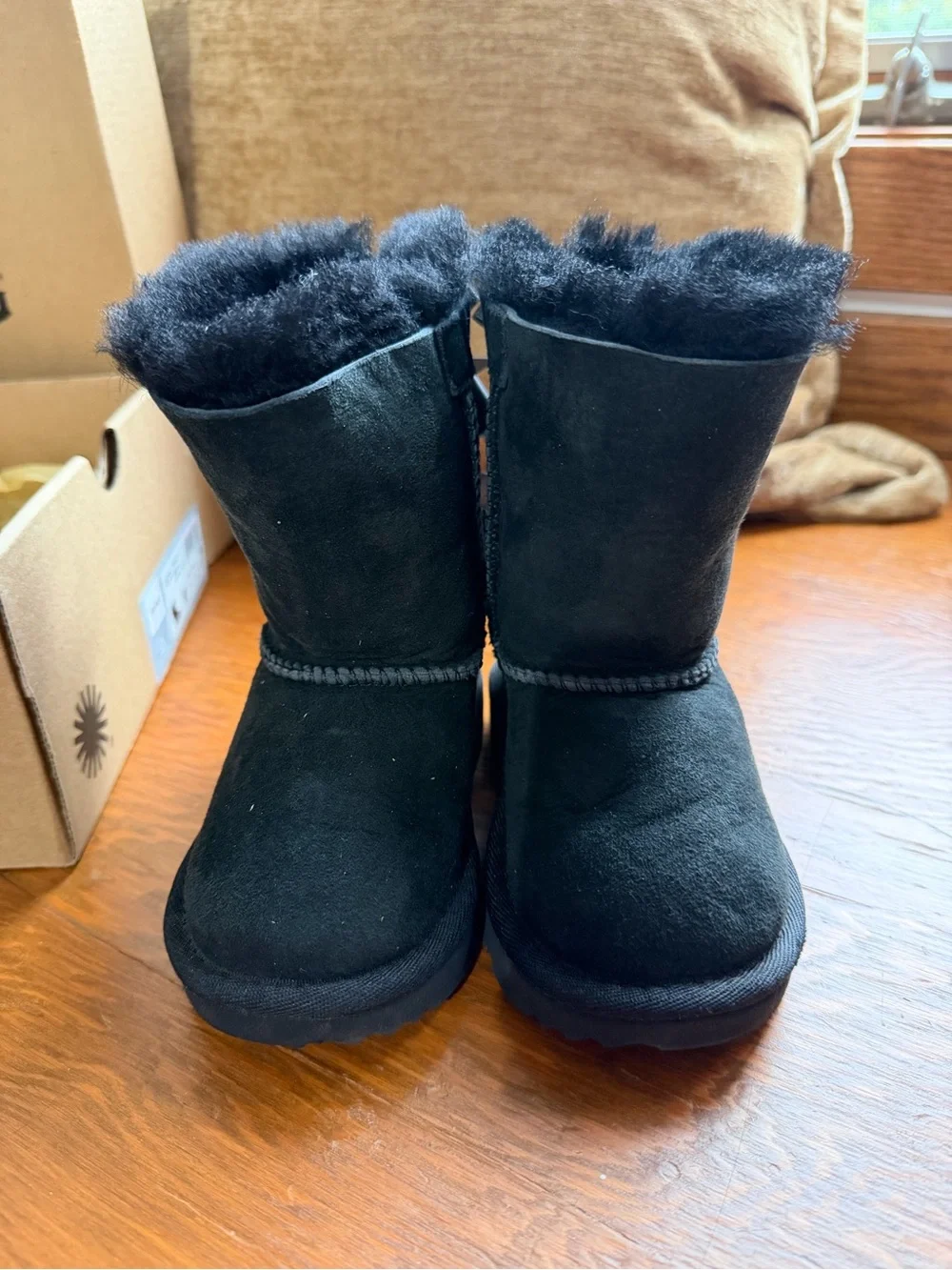 UGG TODDLER/ baby Black Bow Back Sheepskin Boots